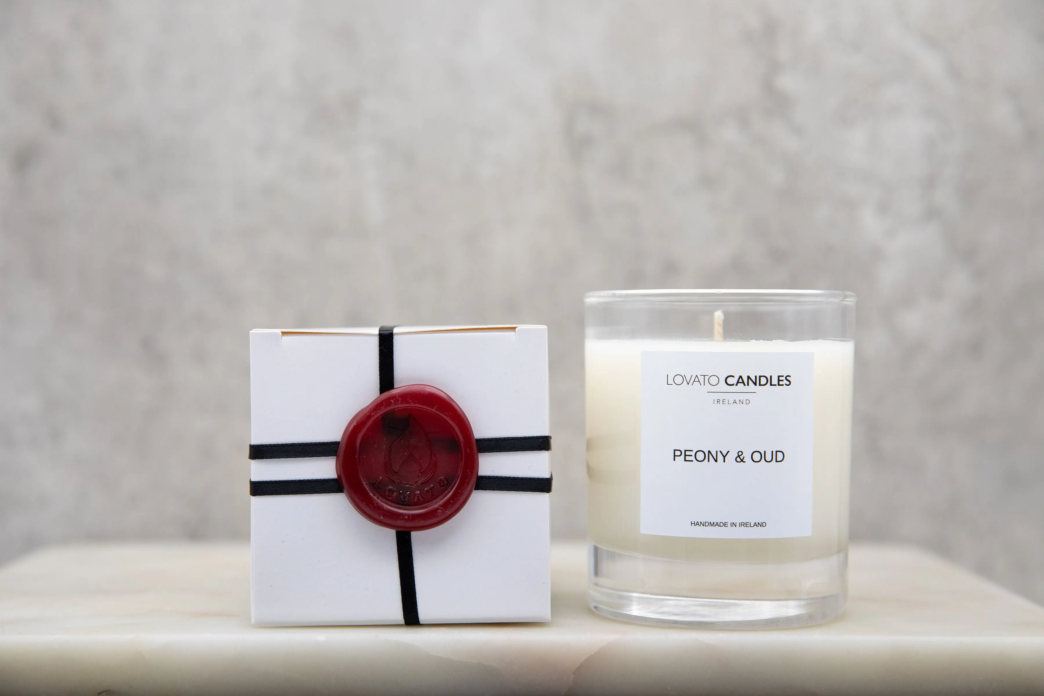 Clear Scented Candle with Luxury White Box - Peony & Oud