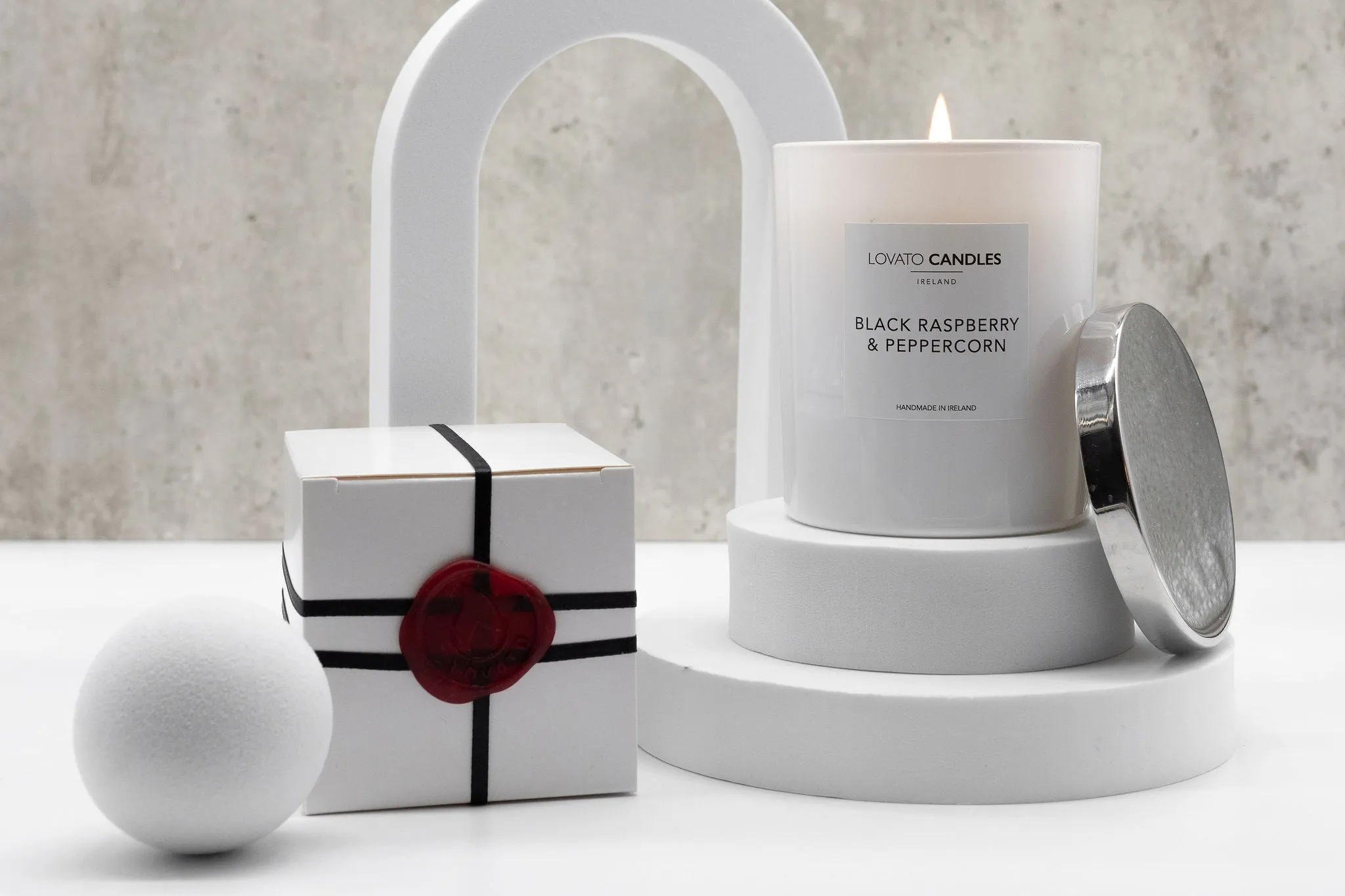 Clear Scented Candle with Luxury White Box - Peony & Oud