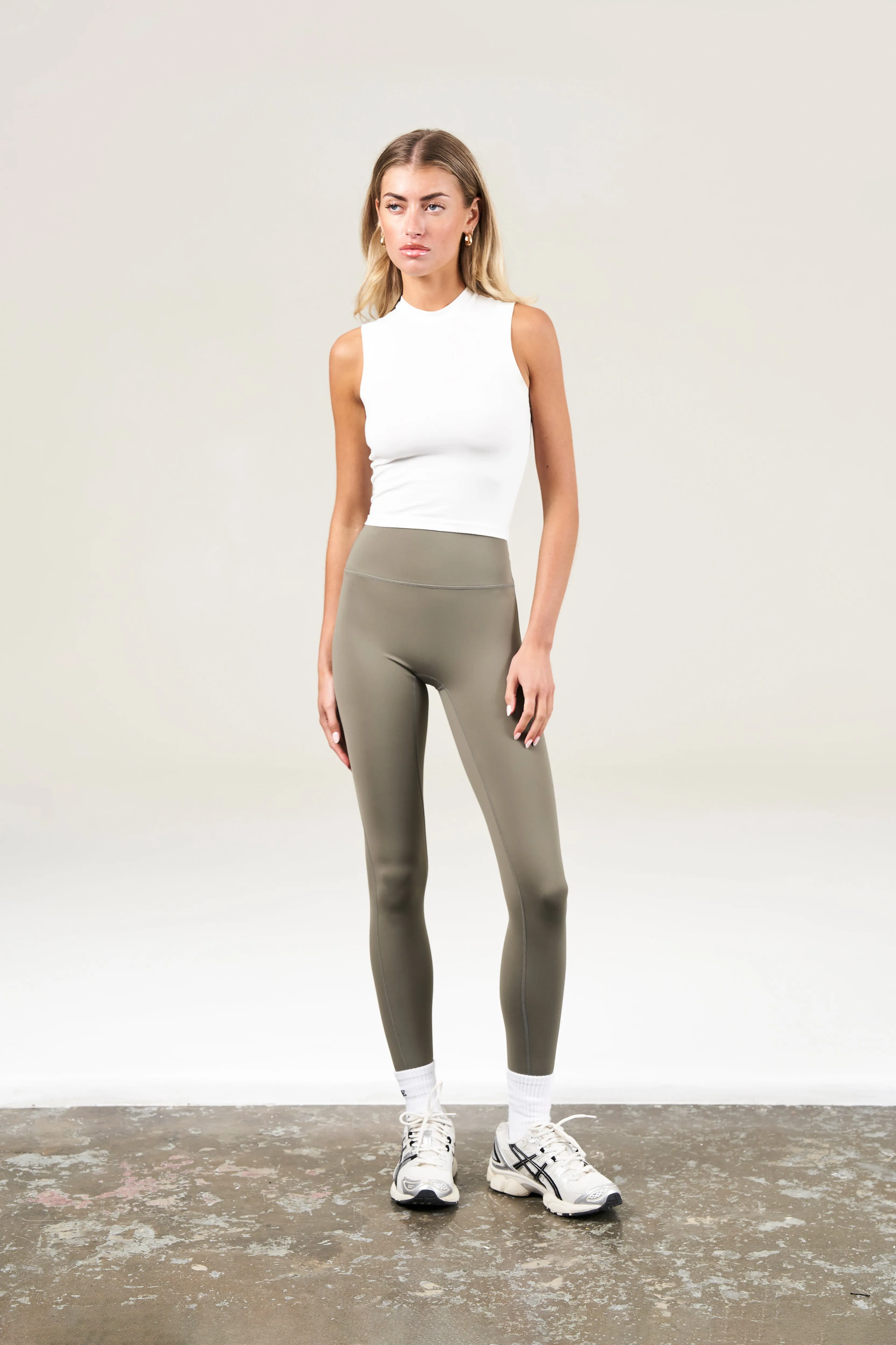 SCULPTING STRETCH EMBLEM LEGGINGS - KHAKI